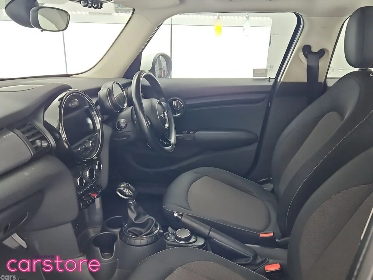 Mini Cooper Hatchback, Petrol, 2018, Blue