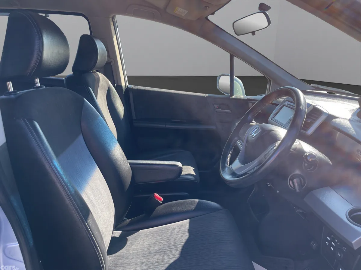 Honda Freed MPV, Petrol, 2014, Silver