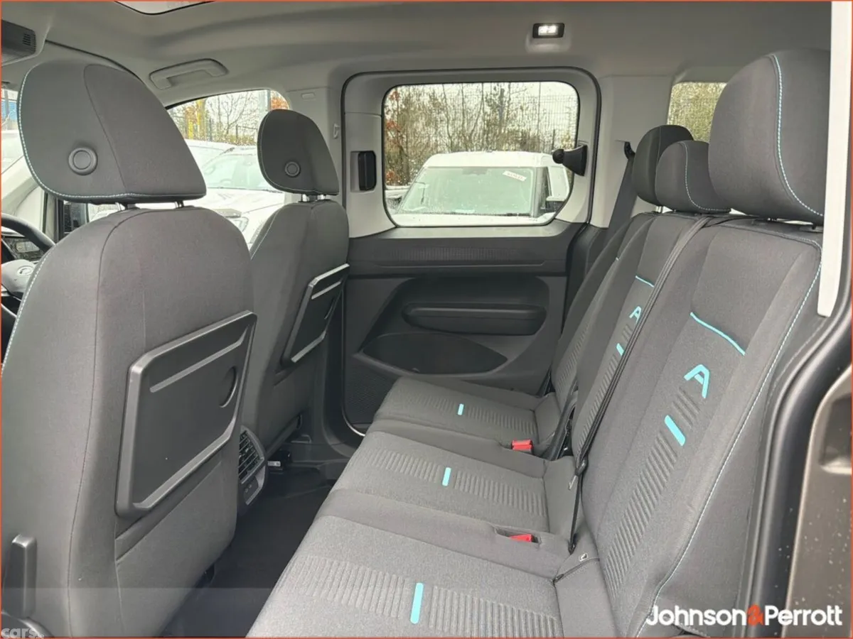 Ford Tourneo Connect MPV, Petrol Plug-in Hybrid, 2027, 