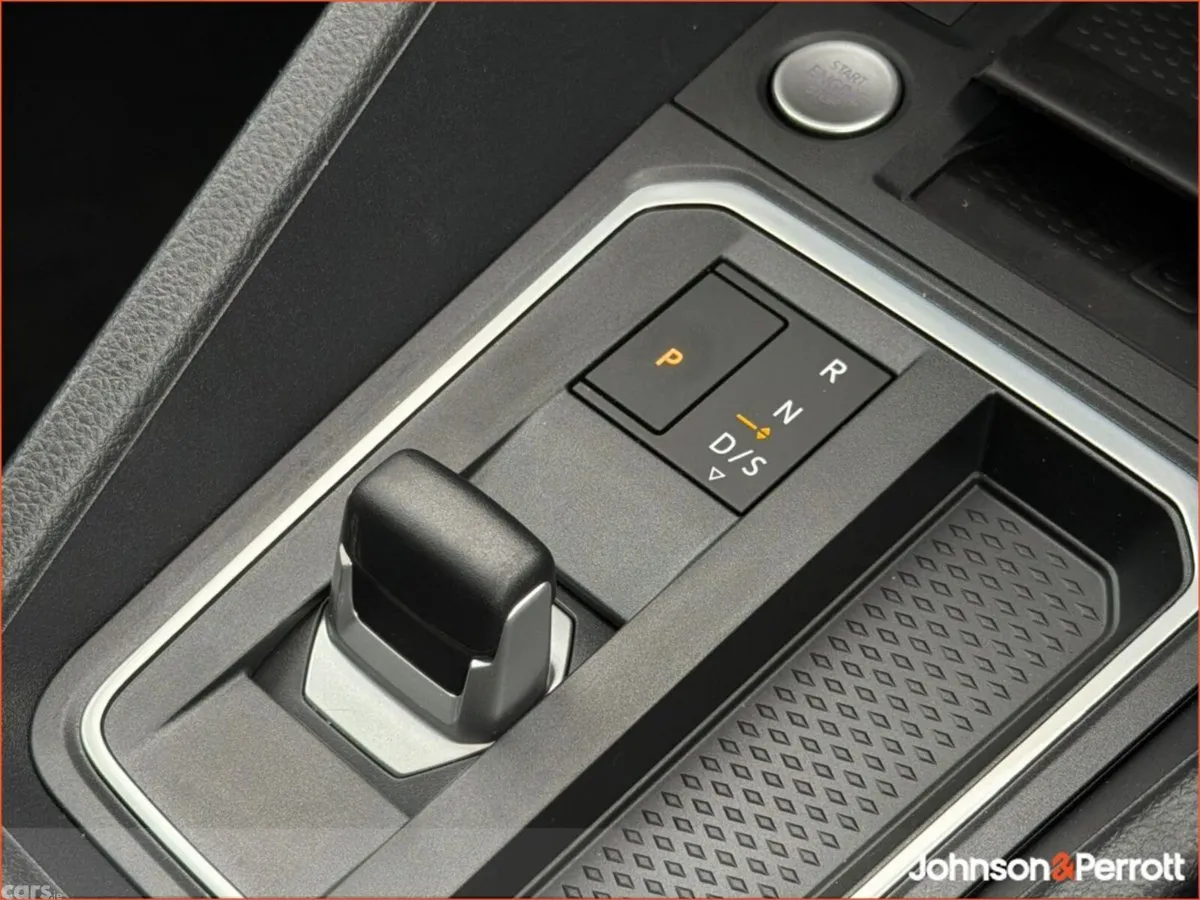 Ford Tourneo Connect MPV, Petrol Plug-in Hybrid, 2027, 