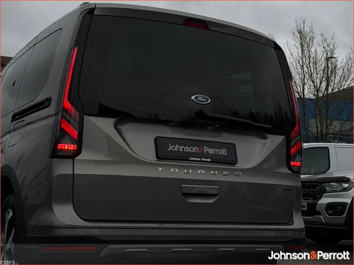 Ford Tourneo Connect MPV, Petrol Plug-in Hybrid, 2027, 