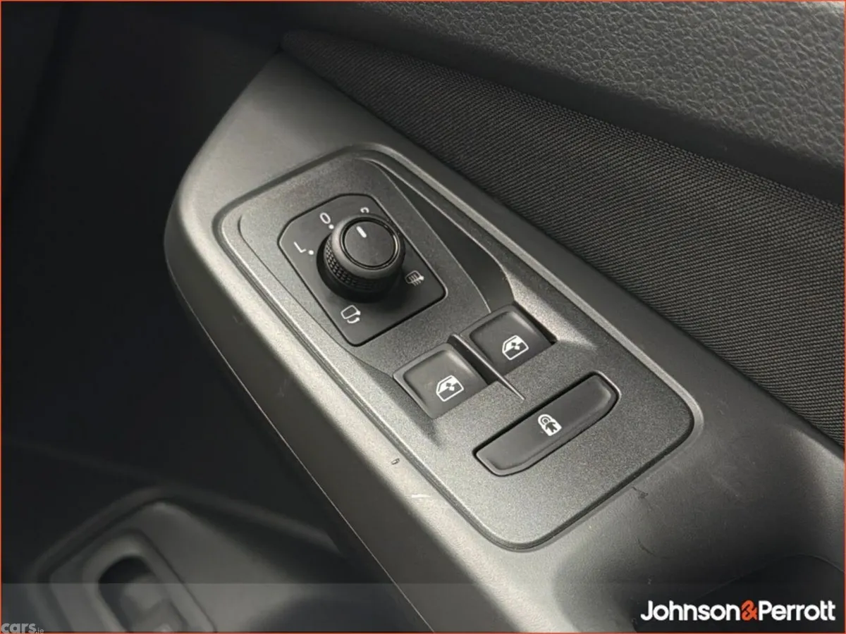 Ford Tourneo Connect MPV, Petrol Plug-in Hybrid, 2027, 