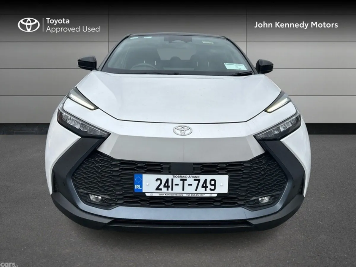 Toyota C-HR SUV, Petrol Hybrid, 2024, White
