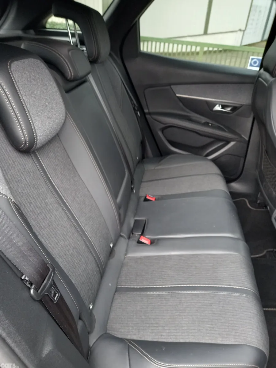 Peugeot 3008 MPV, Petrol, 2019, Black