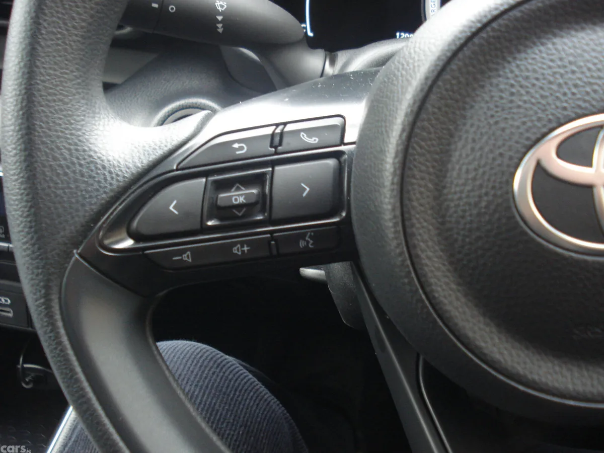 Toyota Yaris Hatchback, Petrol Hybrid, 2025, Grey