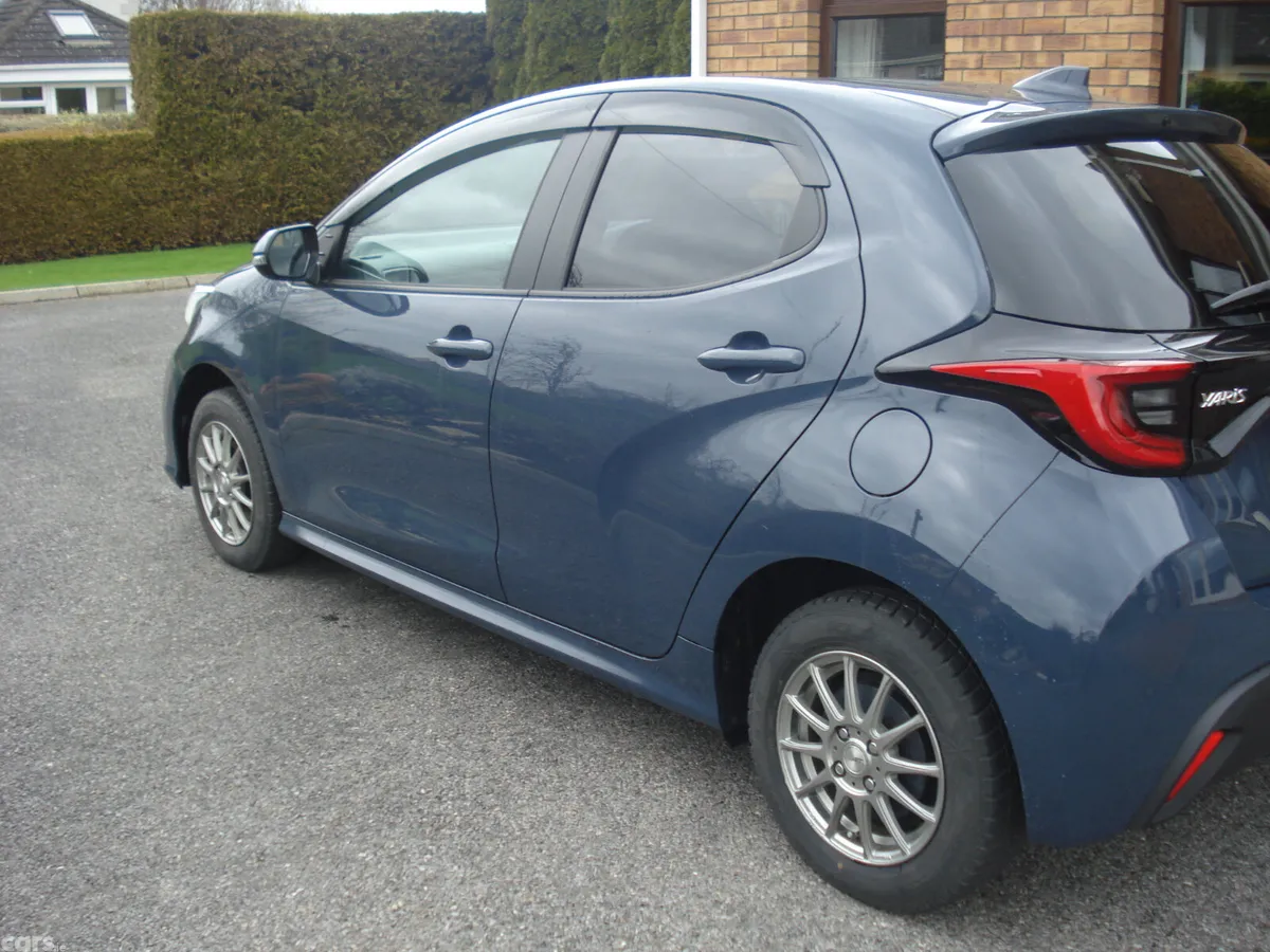 Toyota Yaris Hatchback, Petrol Hybrid, 2025, Grey