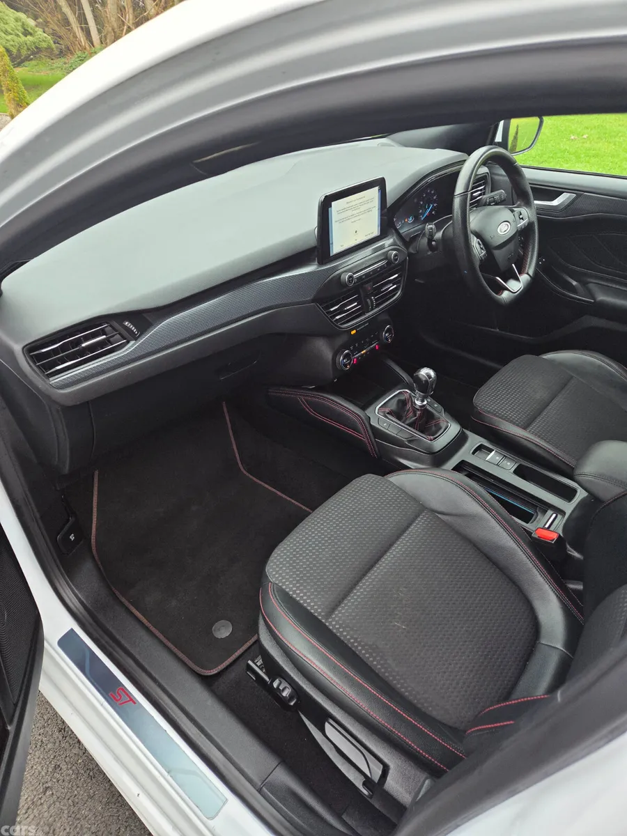 Ford Focus Hatchback, Diesel, 2019, White