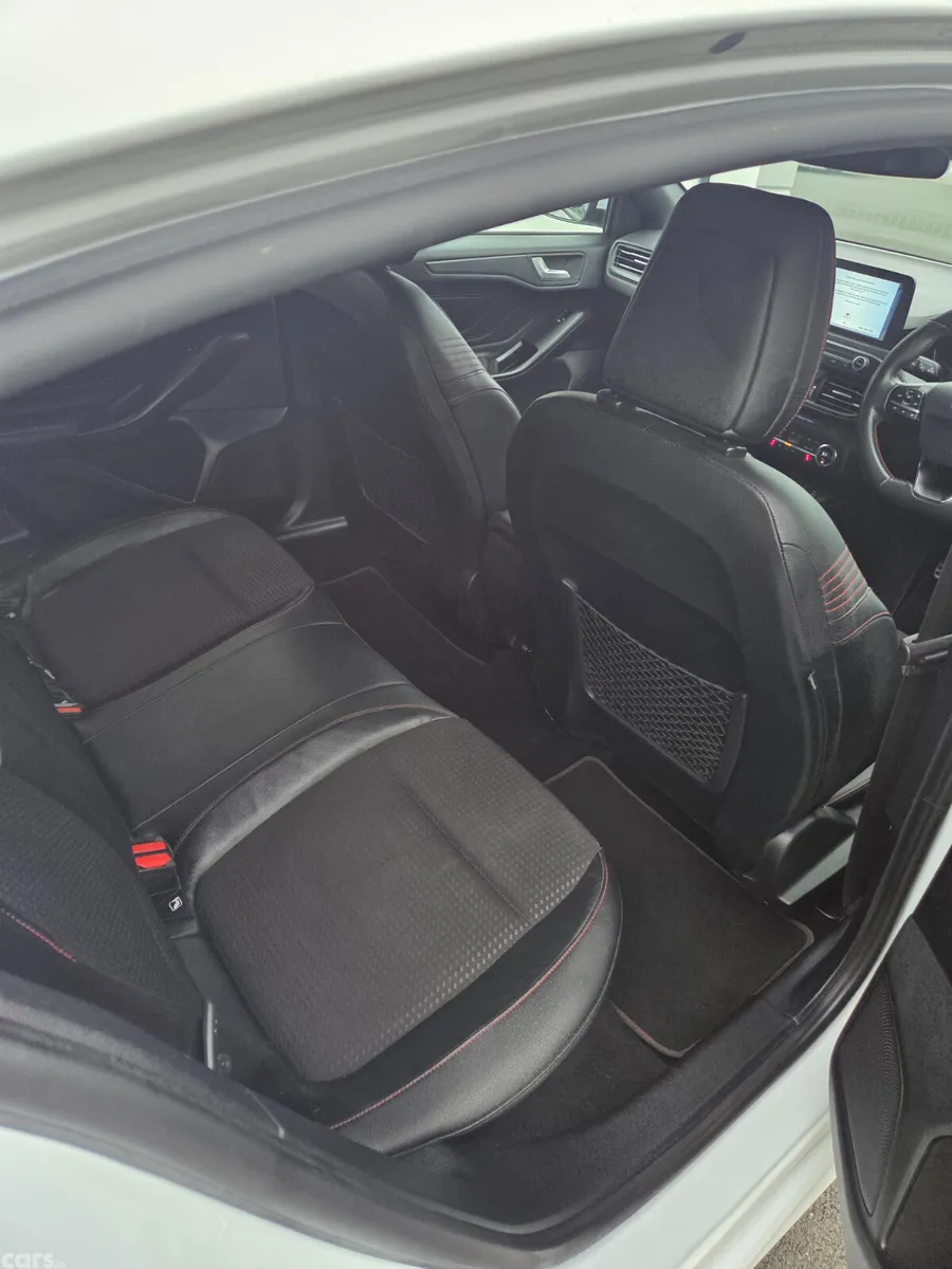 Ford Focus Hatchback, Diesel, 2019, White