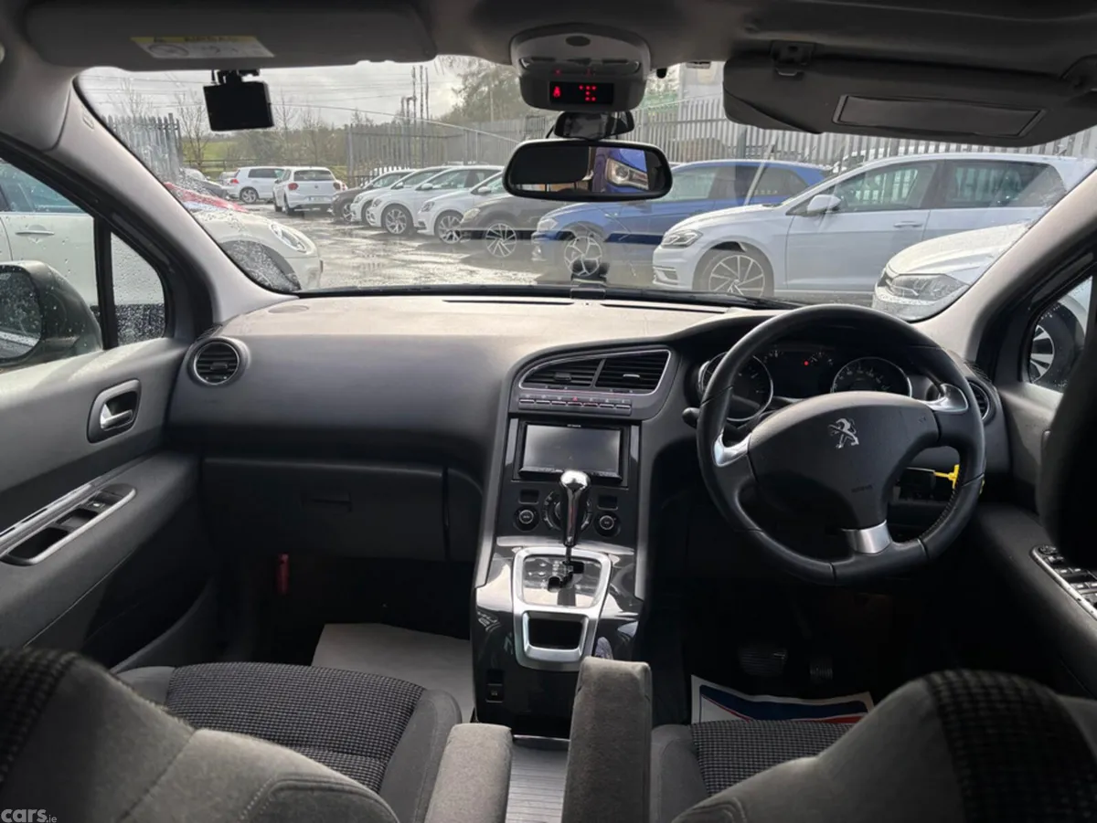 Peugeot 5008 MPV, Petrol, 2015, Grey