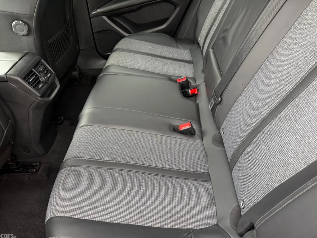 Peugeot 3008 Hatchback, Diesel, 2017, Black