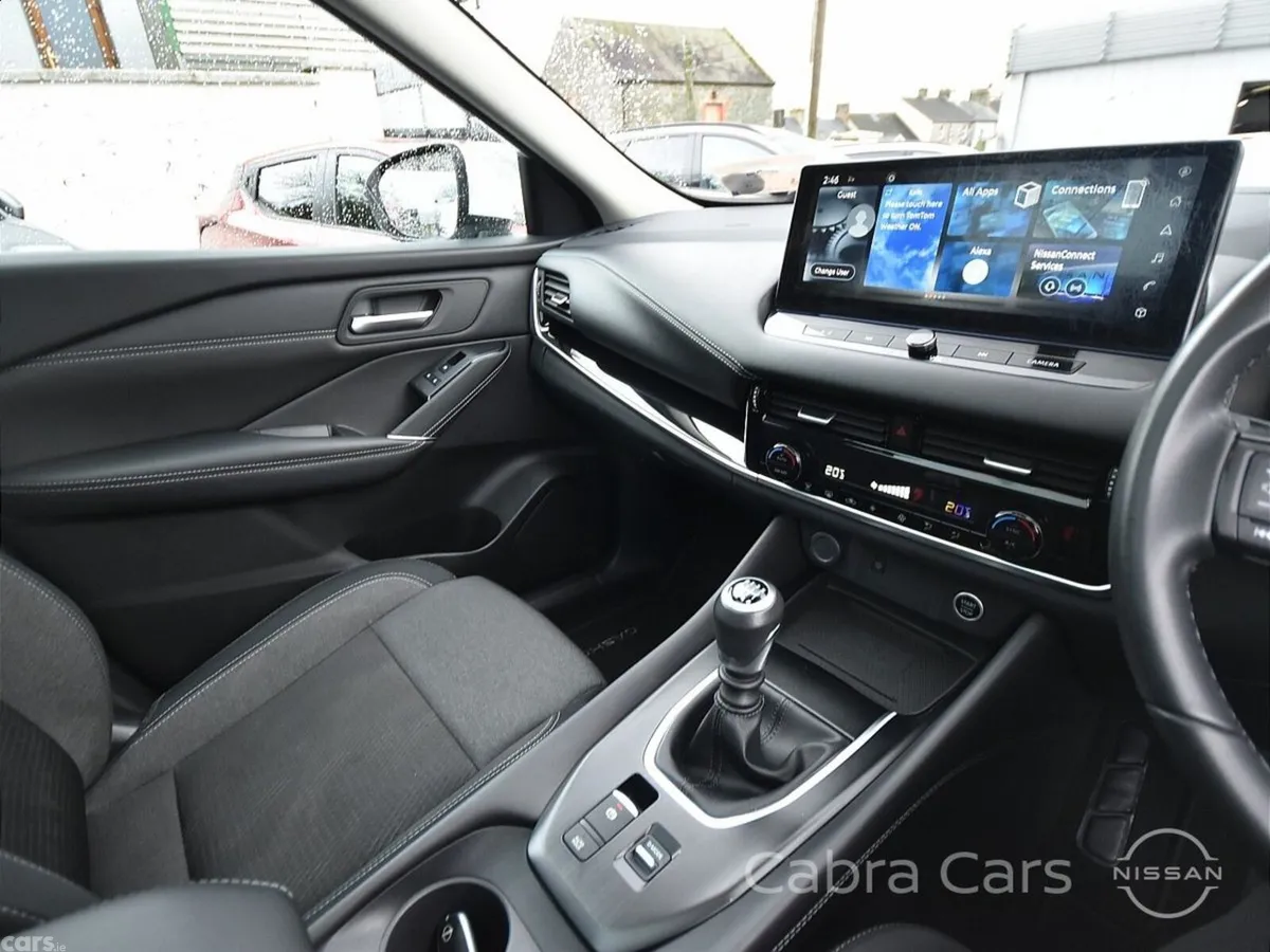 Nissan Qashqai MPV, Petrol, 2023, White