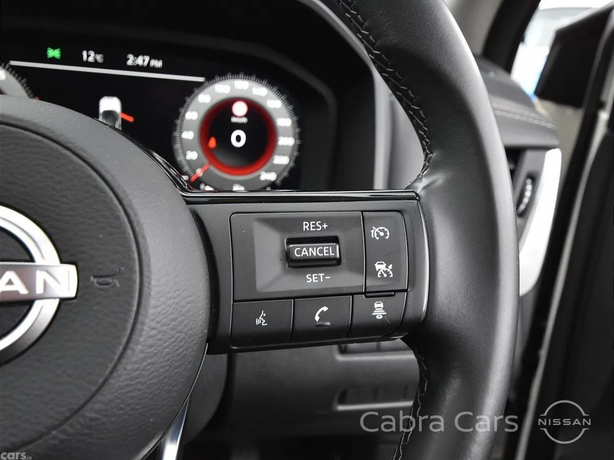 Nissan Qashqai MPV, Petrol, 2023, White