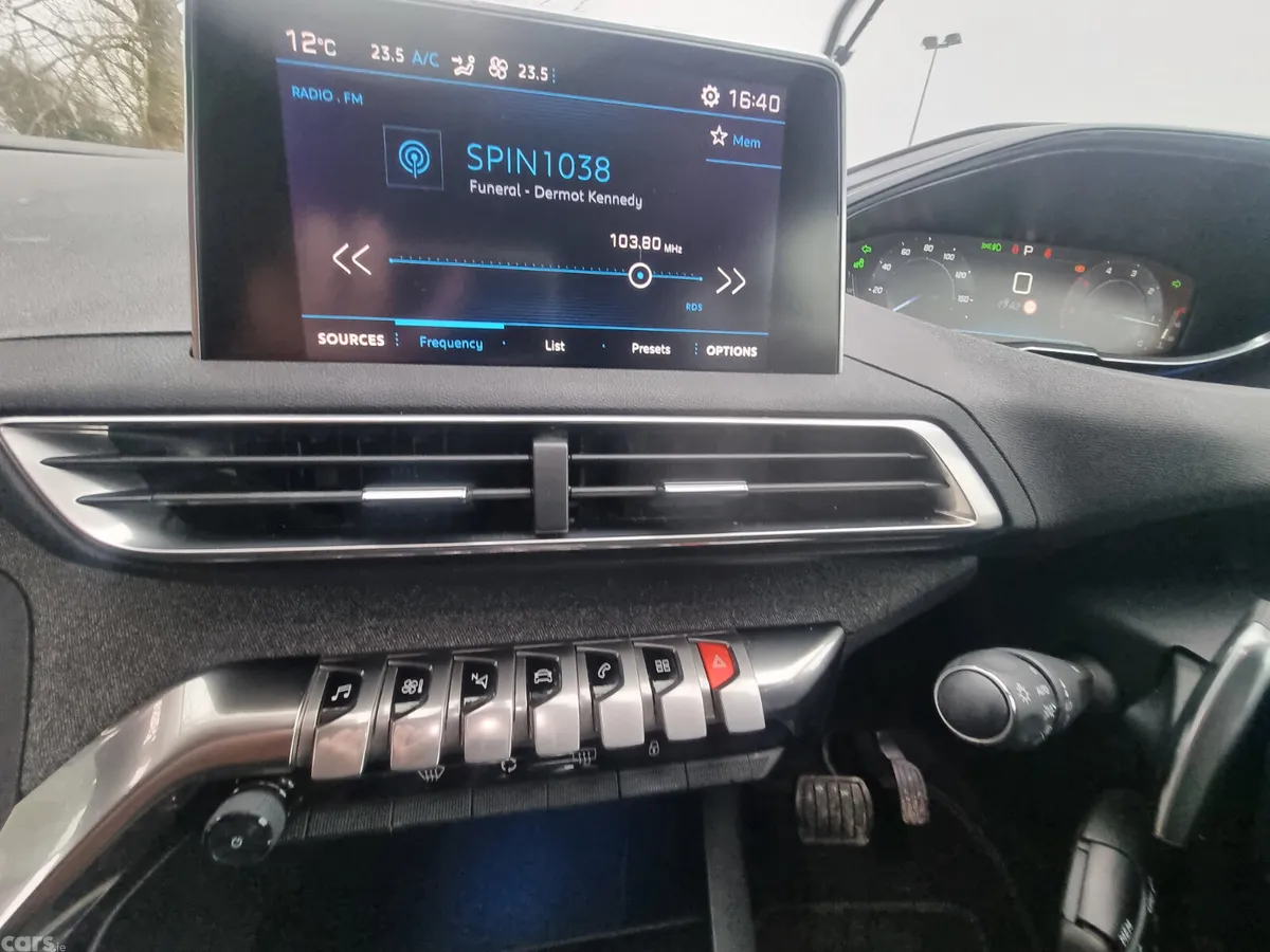 Peugeot 5008 MPV, Diesel, 2018, Black