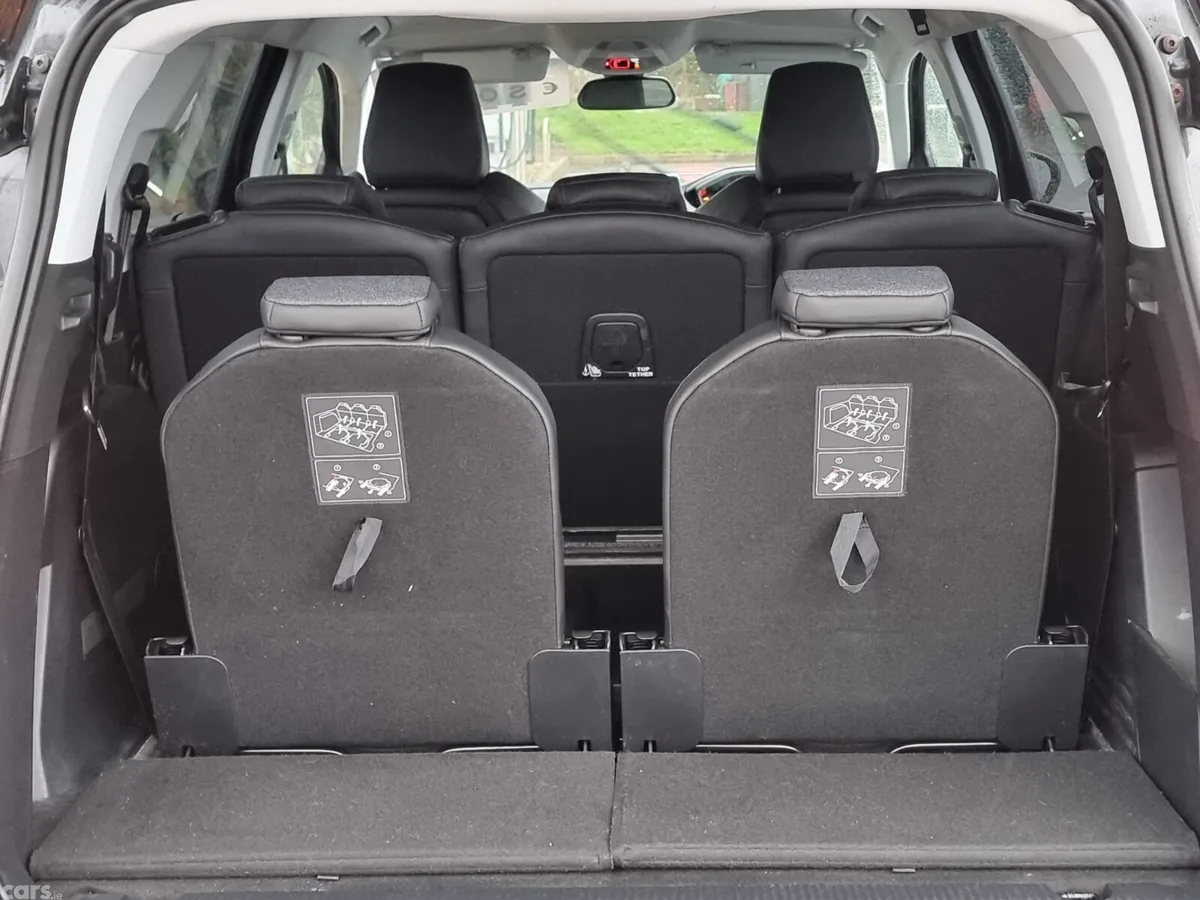 Peugeot 5008 MPV, Diesel, 2018, Black