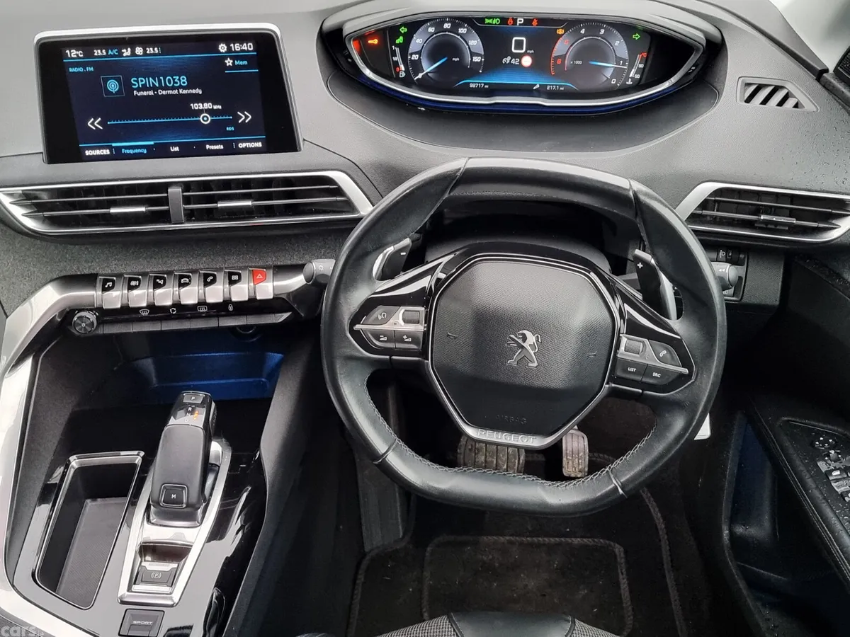 Peugeot 5008 MPV, Diesel, 2018, Black