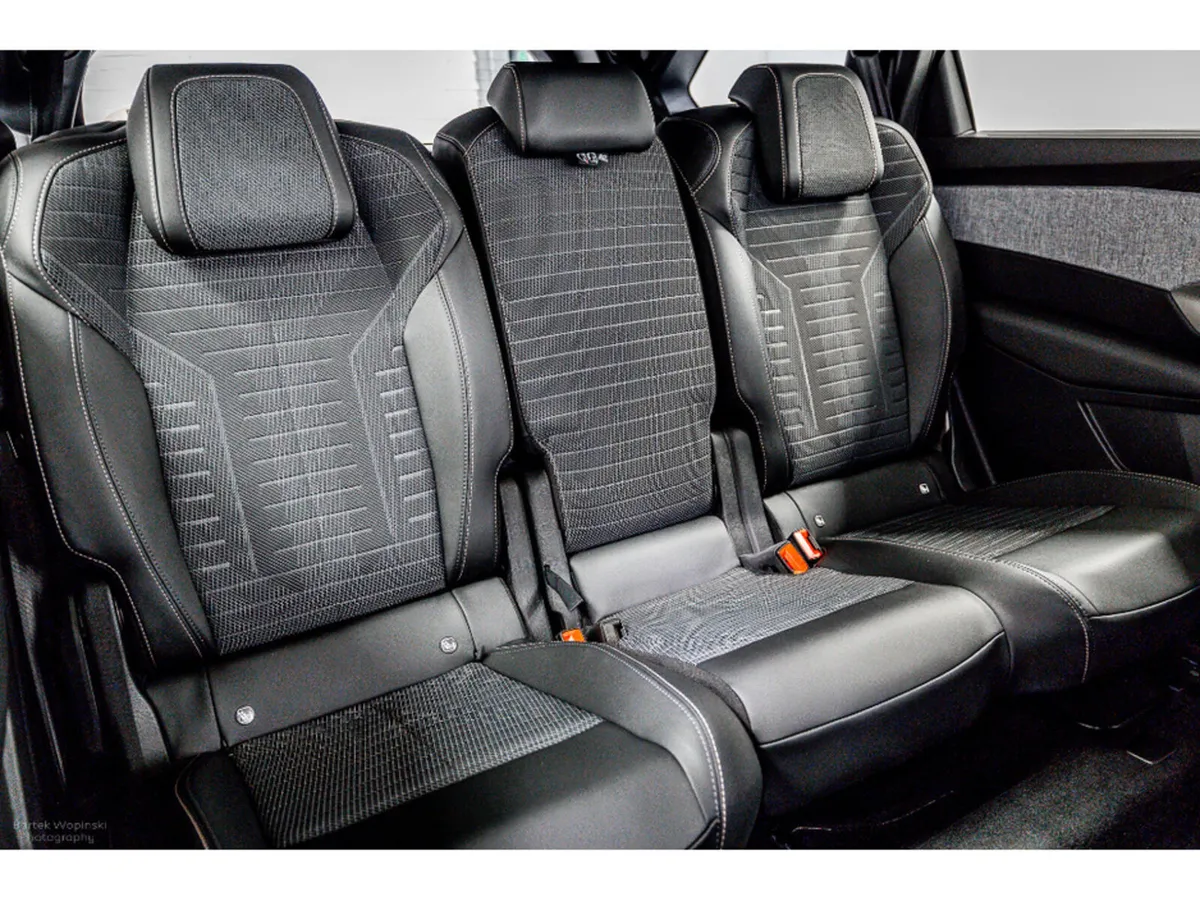 Peugeot 5008 SUV, Electric, 2026, Grey