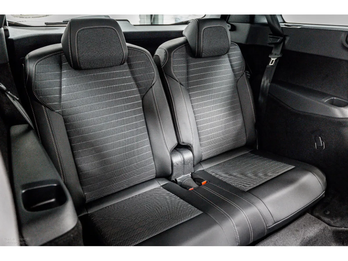 Peugeot 5008 SUV, Electric, 2026, Grey