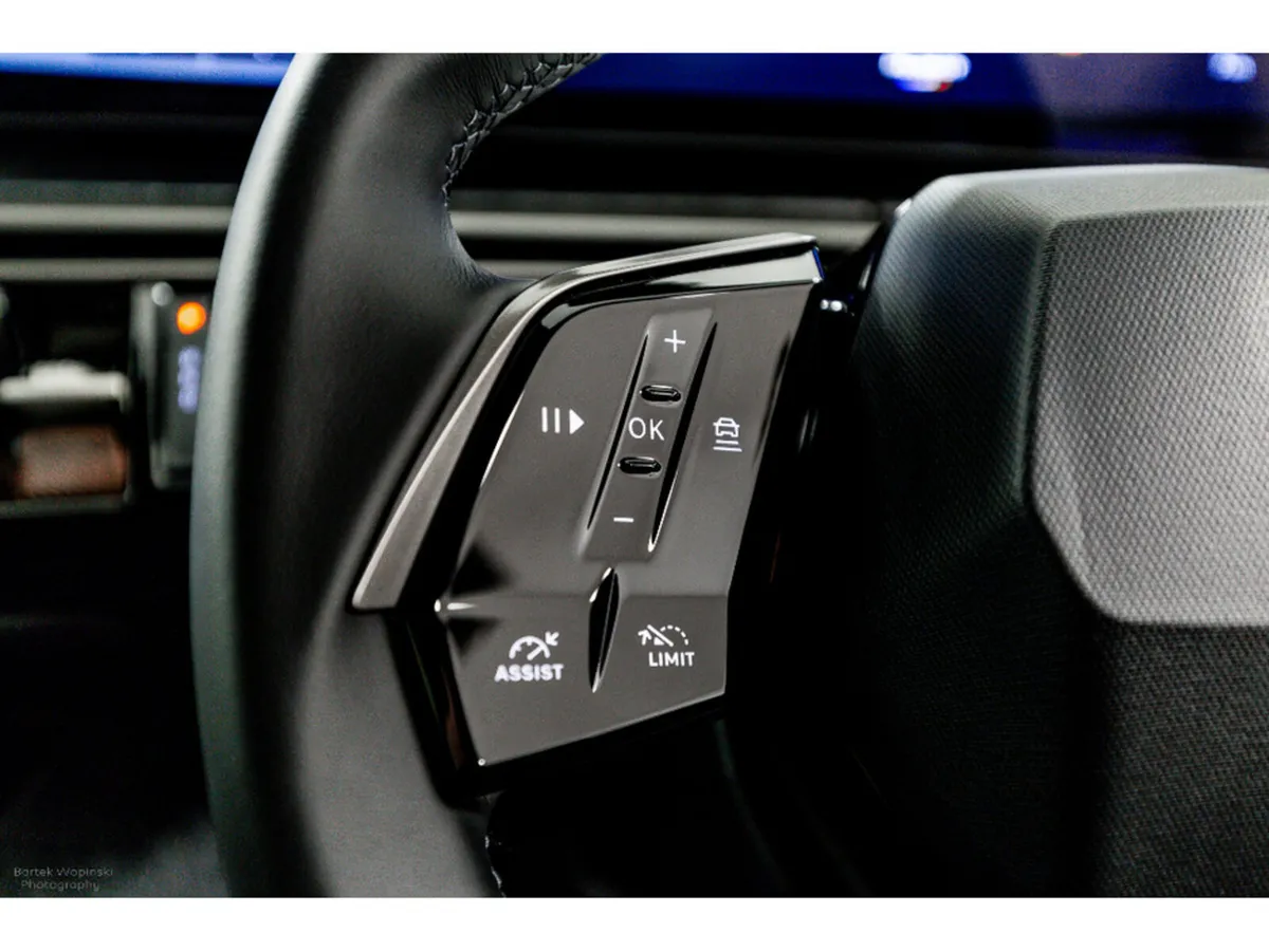 Peugeot 5008 SUV, Electric, 2026, Grey