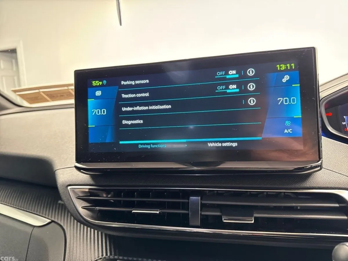 Peugeot 3008 MPV, Petrol Plug-in Hybrid, 2024, Red