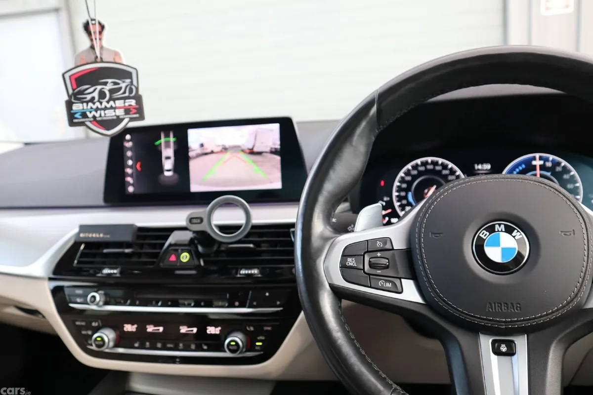 BMW 5-Series Saloon, Petrol Plug-in Hybrid, 2018, White