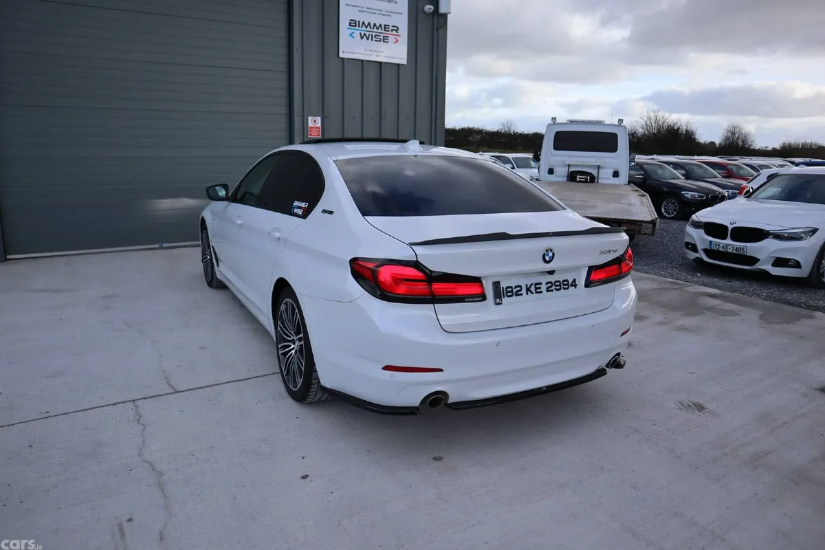 BMW 5-Series Saloon, Petrol Plug-in Hybrid, 2018, White