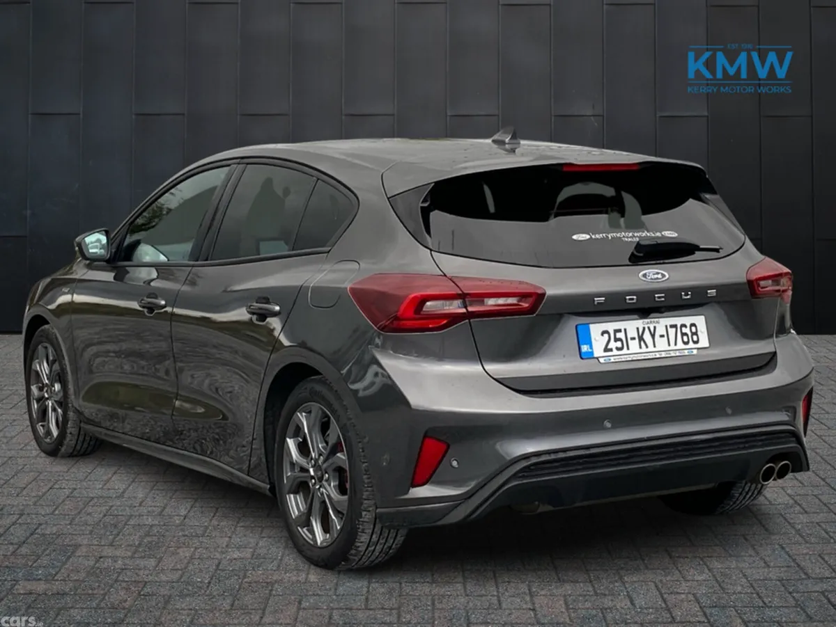 Ford Focus Hatchback, Petrol, 2025, Grey