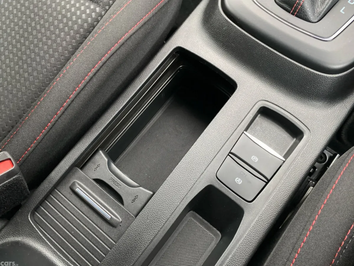 Ford Focus Hatchback, Petrol, 2025, Grey
