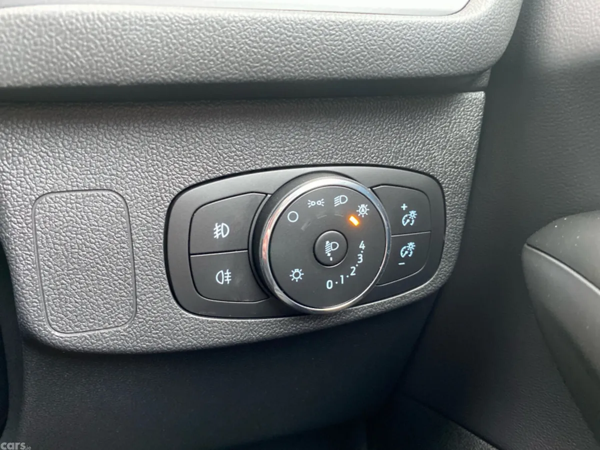 Ford Focus Hatchback, Petrol, 2025, Grey