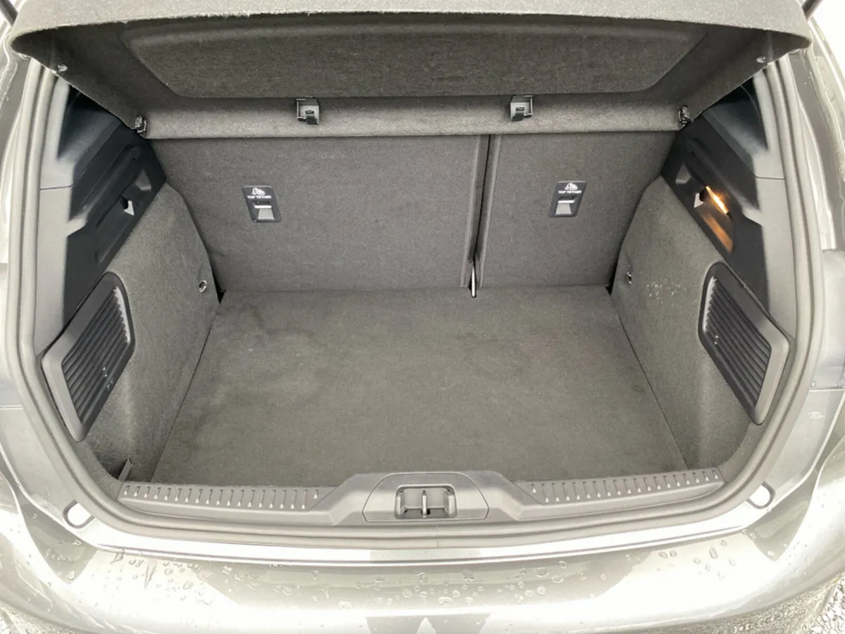Ford Focus Hatchback, Petrol, 2025, Grey