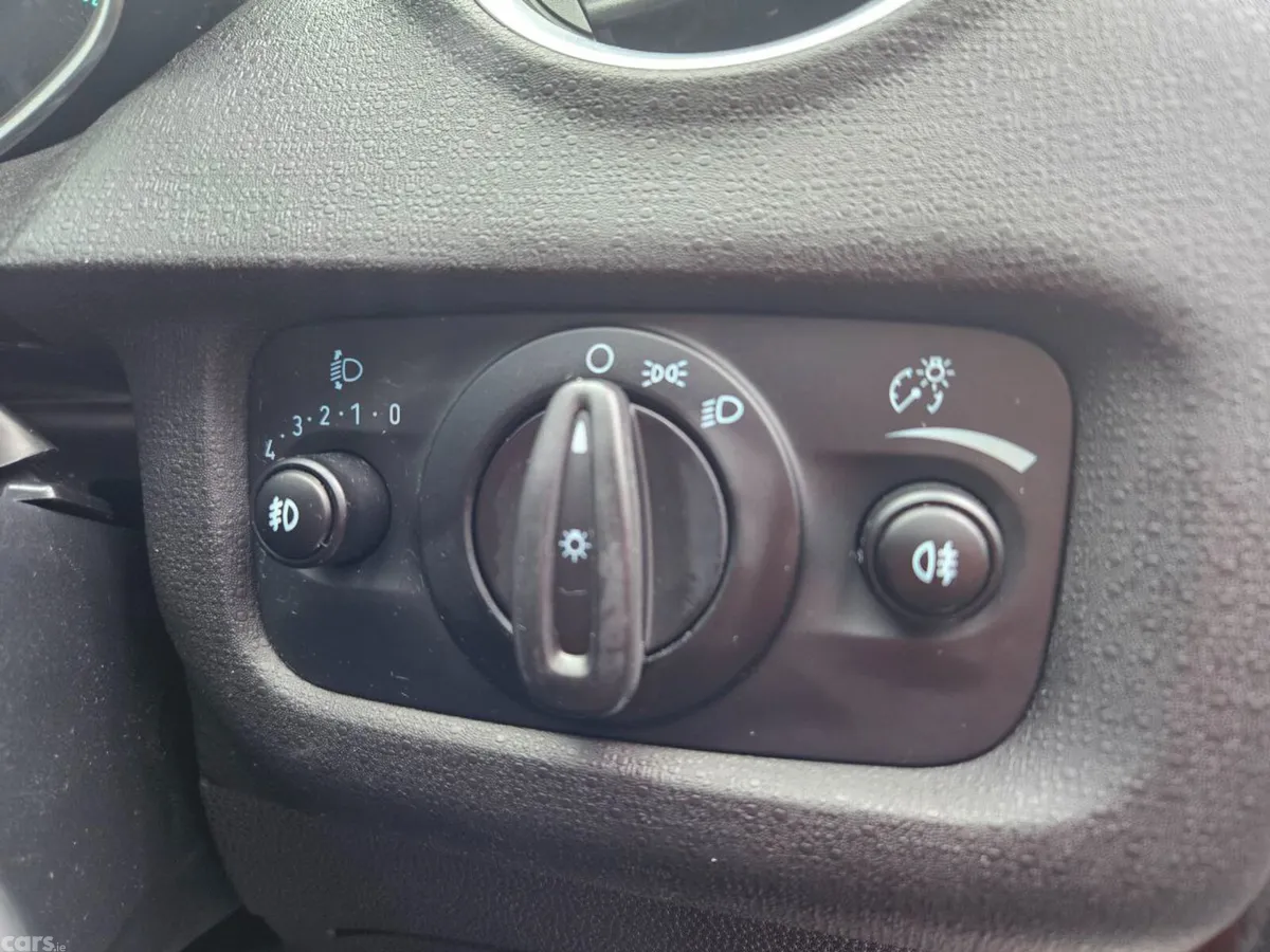 Ford Fiesta Hatchback, Petrol, 2017, Brown