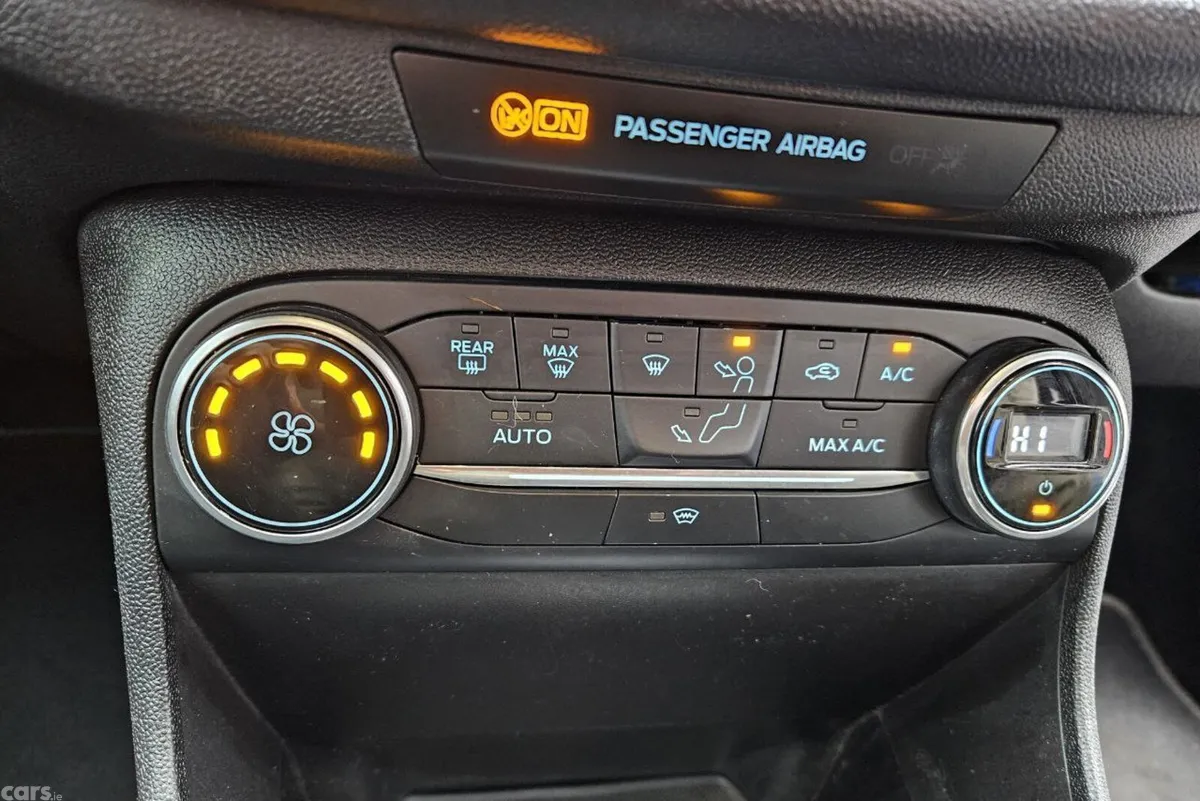 Ford Fiesta Hatchback, Petrol, 2019, White