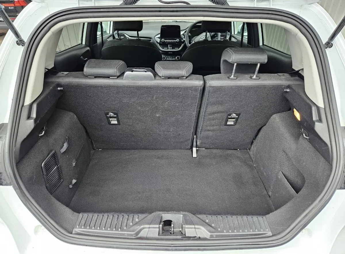 Ford Fiesta Hatchback, Petrol, 2019, White