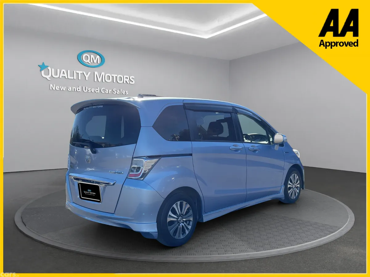 Honda Freed MPV, Petrol, 2014, Silver