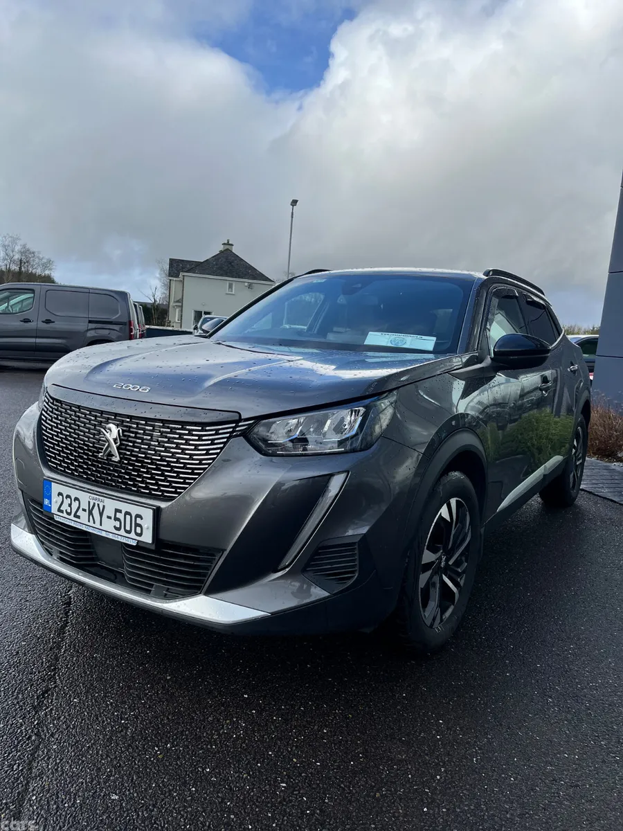 Peugeot 2008 MPV, Petrol, 2023, Grey