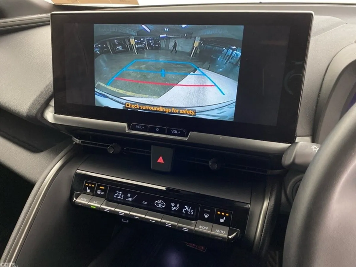 Toyota C-HR SUV, Petrol Hybrid, 2024, White