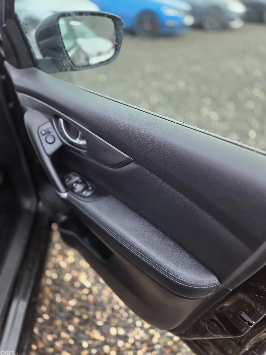 Nissan Qashqai SUV, Diesel, 2018, Black