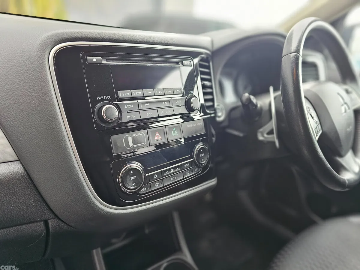 Mitsubishi Outlander SUV, Petrol Plug-in Hybrid, 2015, Grey