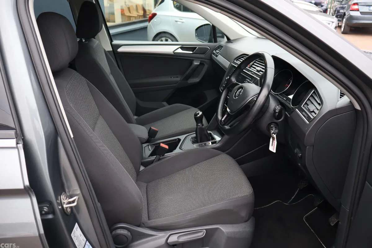 Volkswagen Tiguan SUV, Petrol, 2018, Grey