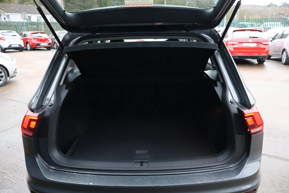 Volkswagen Tiguan SUV, Petrol, 2018, Grey