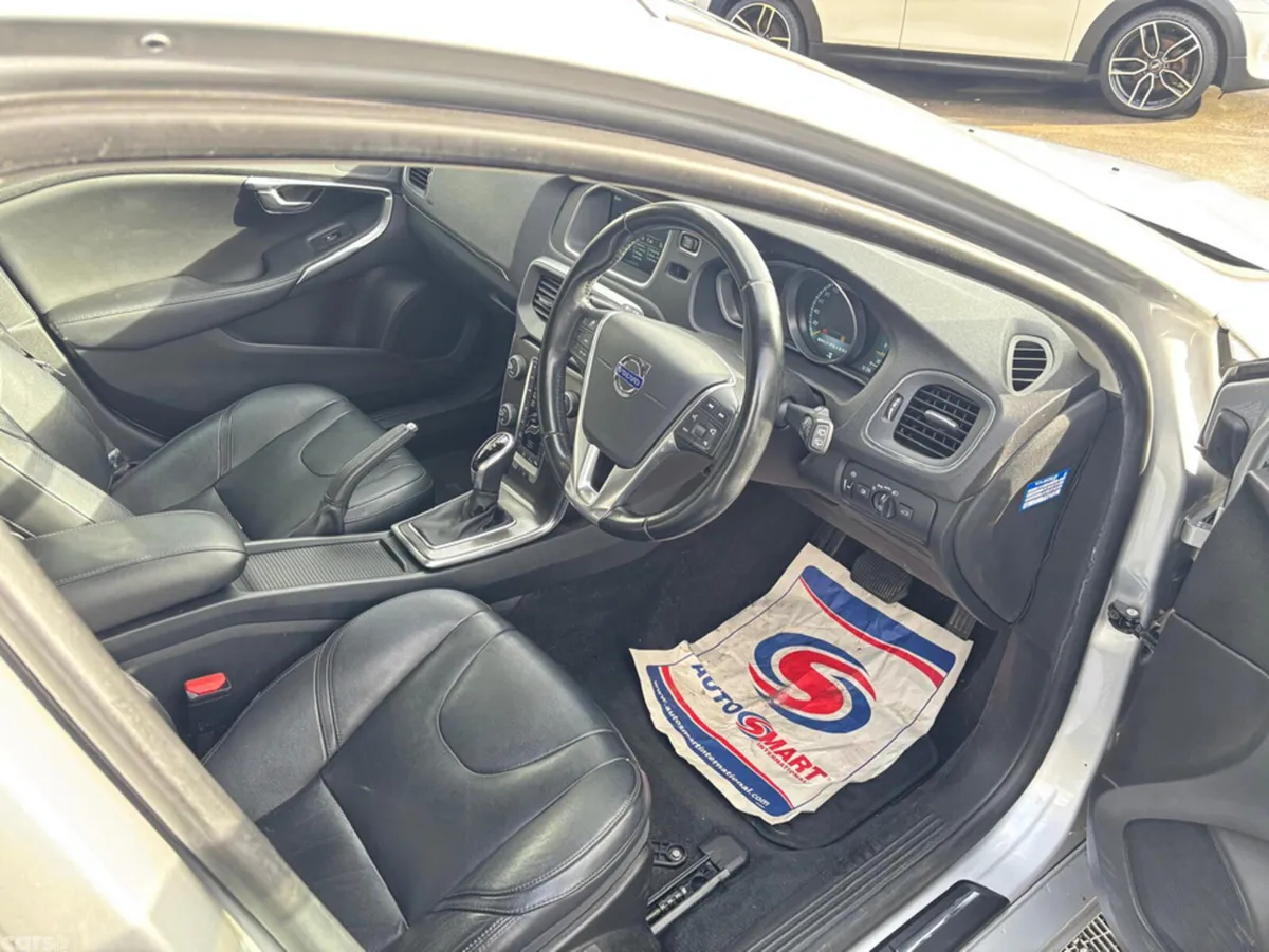 Volvo V40 Hatchback, Petrol, 2015, Silver