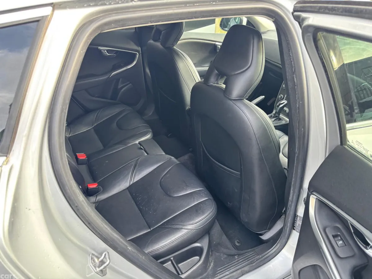 Volvo V40 Hatchback, Petrol, 2015, Silver