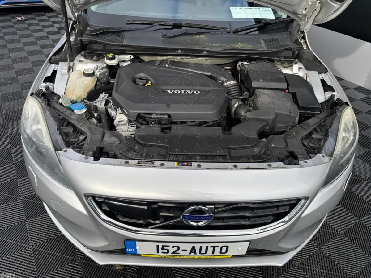Volvo V40 Hatchback, Petrol, 2015, Silver