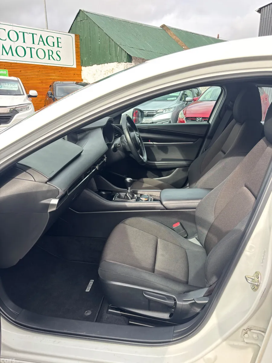 Mazda Mazda3 Hatchback, Petrol, 2024, White