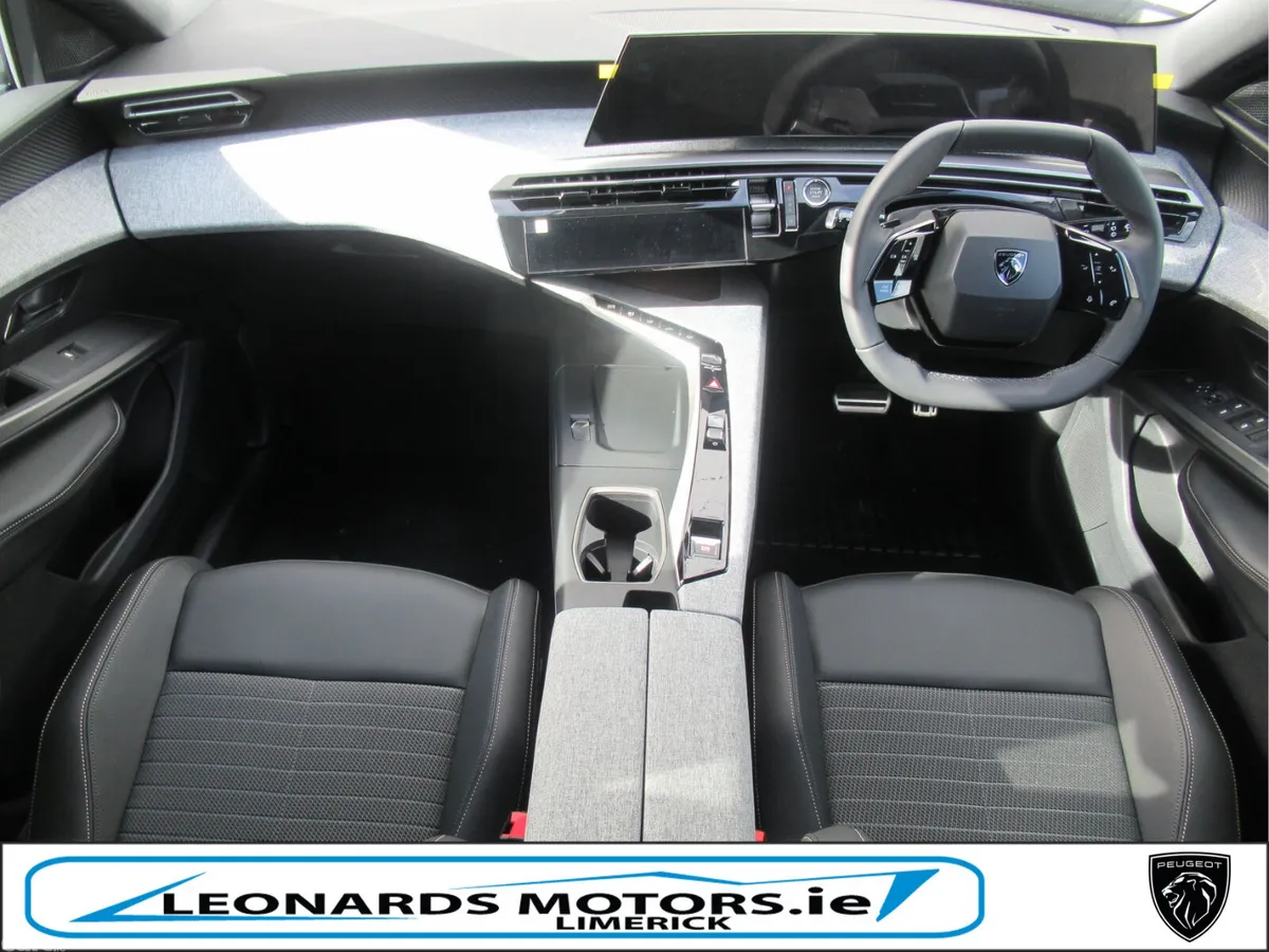 Peugeot 5008 SUV, Petrol Hybrid, 2026, Blue