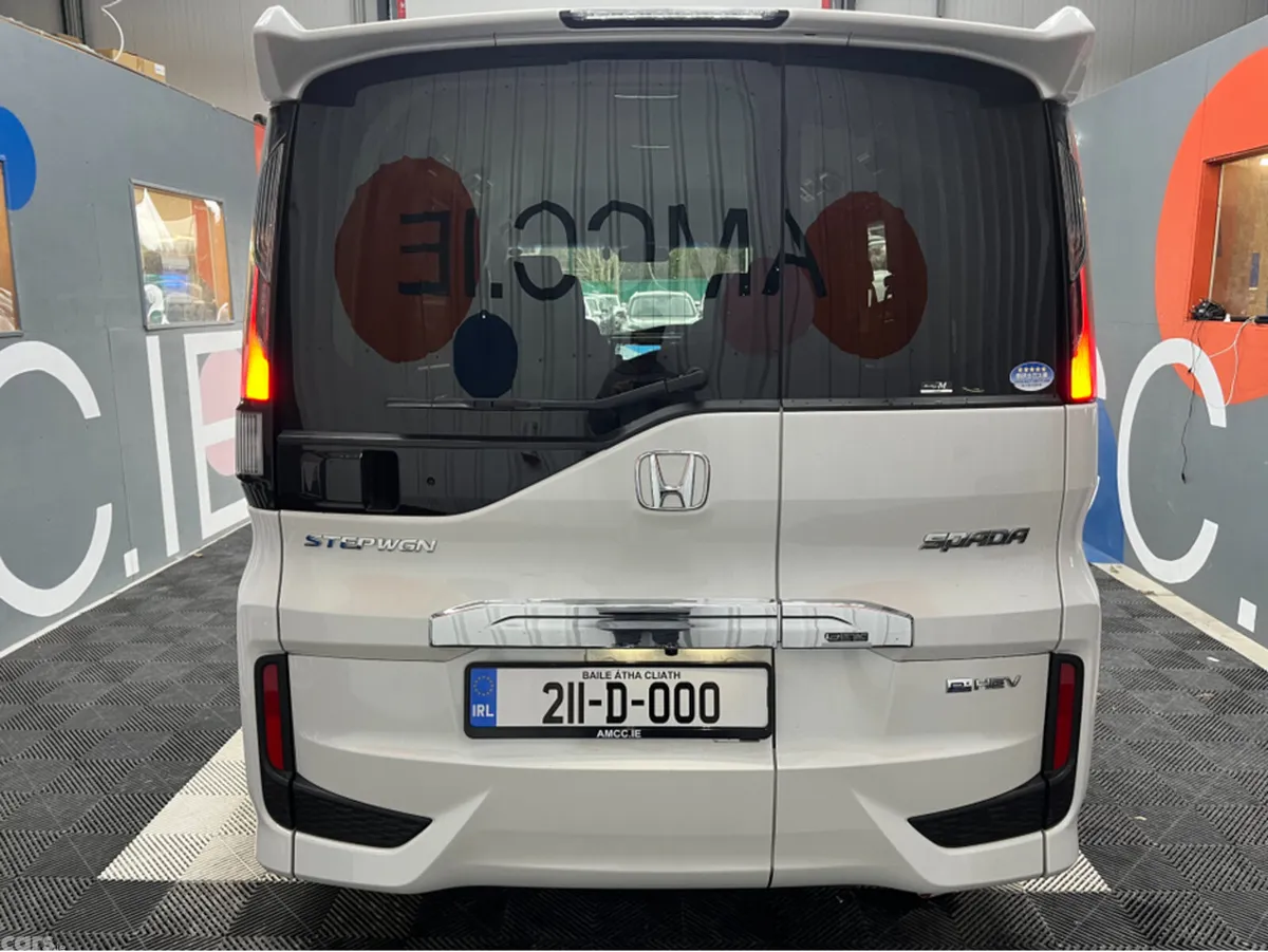 Honda Stepwagon MPV, Petrol Hybrid, 2021, White