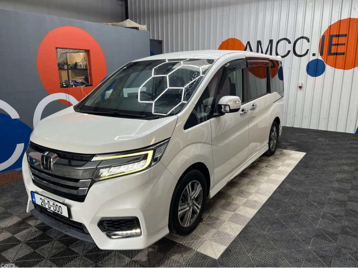 Honda Stepwagon MPV, Petrol Hybrid, 2021, White