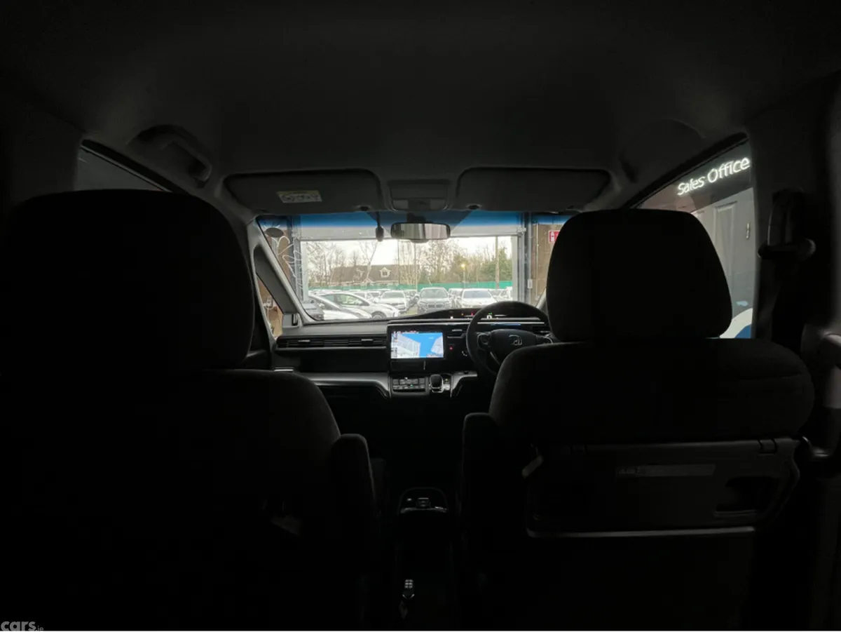 Honda Stepwagon MPV, Petrol Hybrid, 2021, White