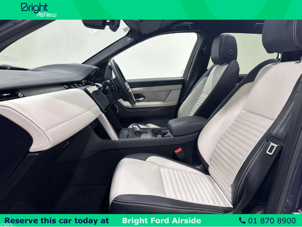 Land Rover Discovery SUV, Petrol Plug-in Hybrid, 2024, Blue