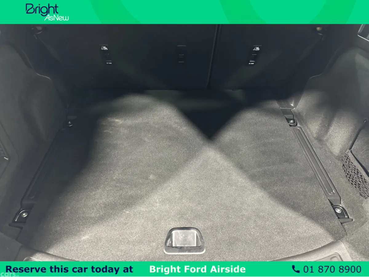 Land Rover Discovery SUV, Petrol Plug-in Hybrid, 2024, Blue