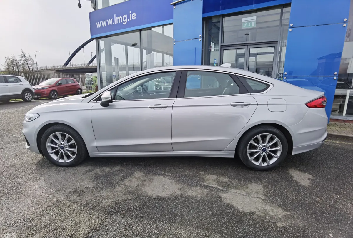 Ford Mondeo Hatchback, Diesel, 2021, Grey